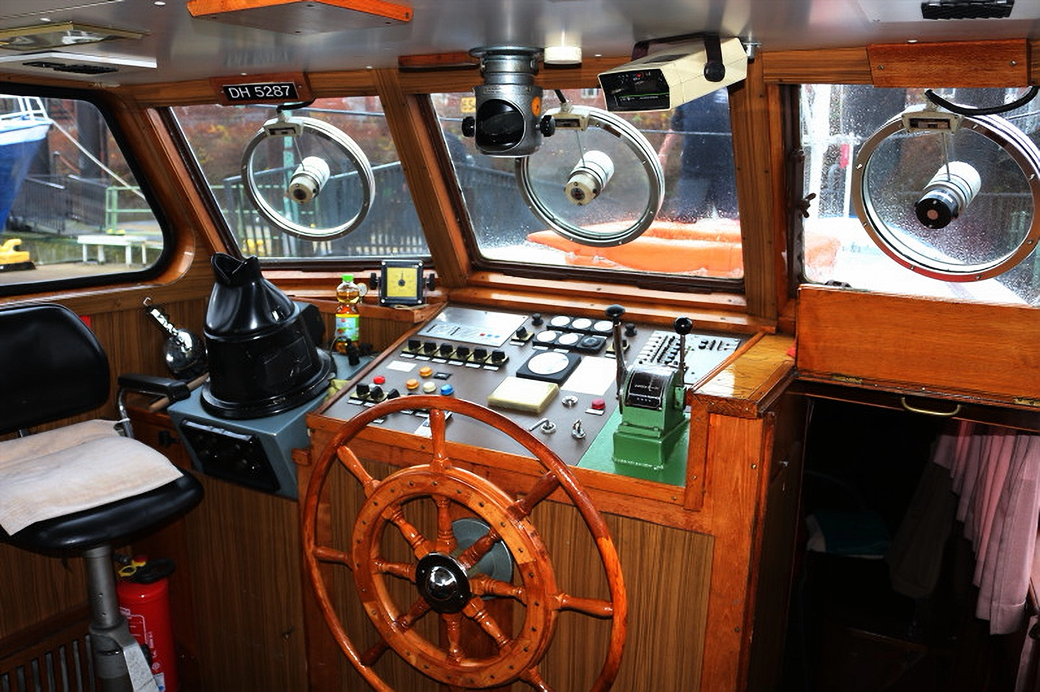 Bruecke der Elbe 1 1